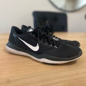 Womens Nike Shoe